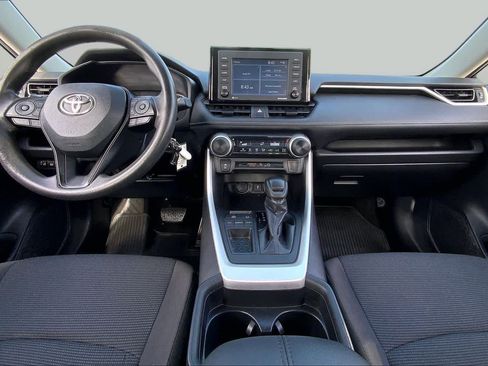 Used 2021 Toyota RAV4 LE FWD image 15