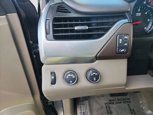 Used 2018 Chevrolet Tahoe LT image 12