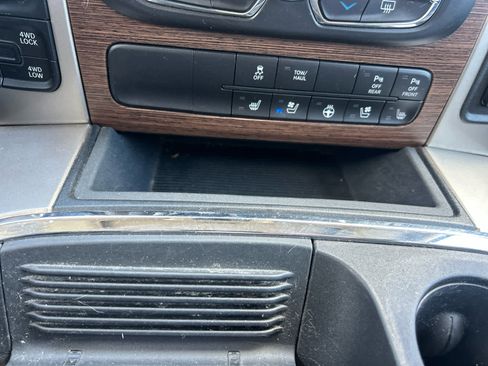 Used 2017 RAM 1500 Laramie w/ Convenience Group image 12