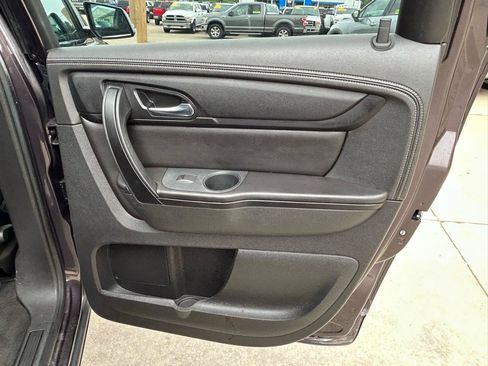 Used 2015 Chevrolet Traverse LT w/ Style and Technology Package FWD image 16