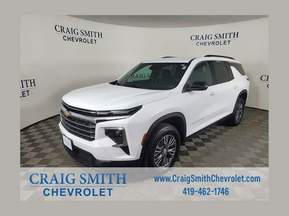 Used 2025 Chevrolet Traverse LT