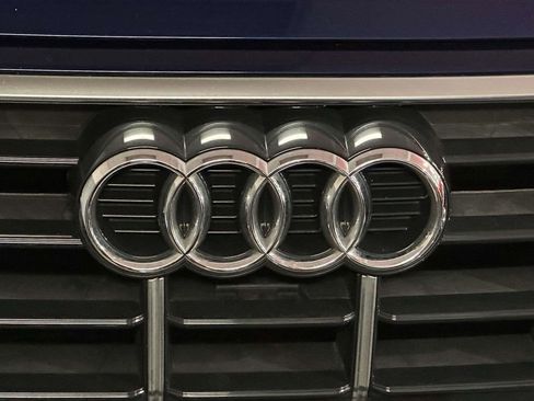 Used 2023 Audi Q5 2.0T Premium w/ Convenience Package image 6