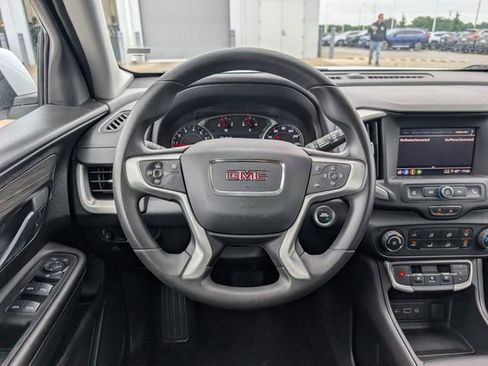 Used 2024 GMC Terrain SLE FWD image 24
