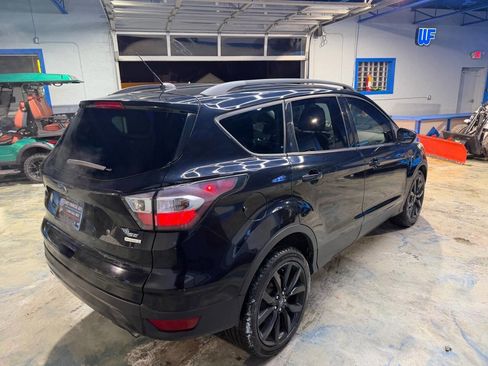Used 2017 Ford Escape SE w/ Equipment Group 201A image 9