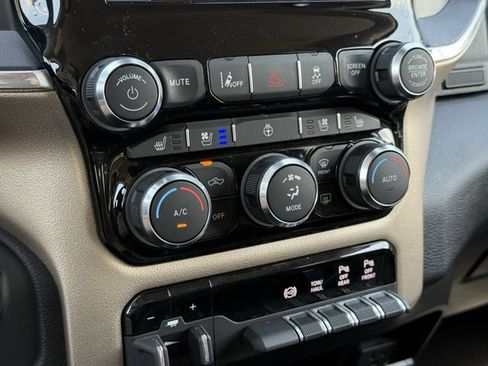 Used 2024 RAM 2500 Laramie w/ Safety Group AWD/4WD image 18