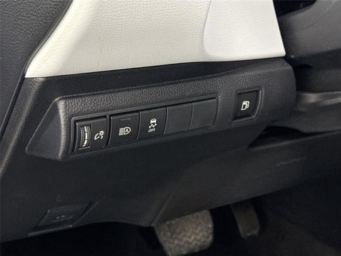 Certified 2023 Toyota Corolla SE image 15