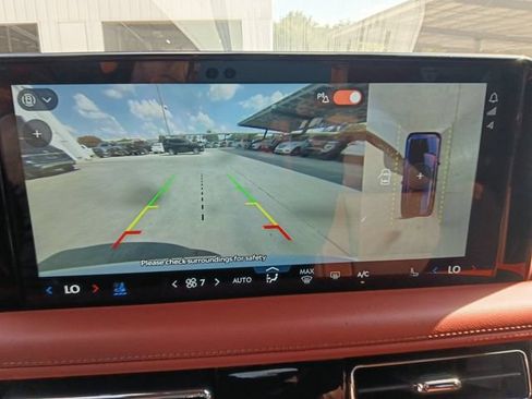 Used 2025 Lincoln Aviator Reserve w/ Equipment Group 201A AWD/4WD image 9