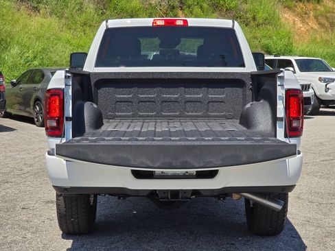 New 2026 RAM 2500 Big Horn AWD/4WD image 13