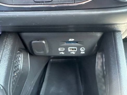 Used 2022 Chevrolet TrailBlazer ACTIV w/ Sun and Liftgate Package FWD image 28