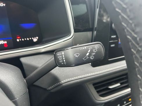 New 2026 Volkswagen Taos SE image 22