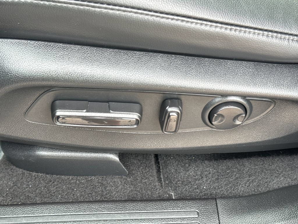 Used 2023 Honda CR-V EX-L image 48