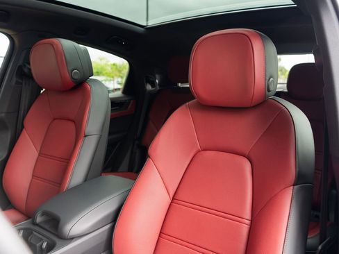 New 2026 Porsche Cayenne E-Hybrid Coupe AWD/4WD image 4