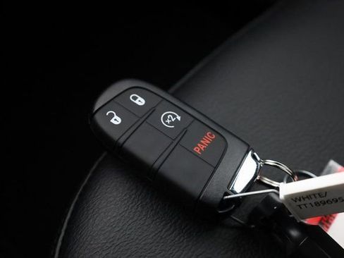 New 2026 Jeep Compass Latitude image 27