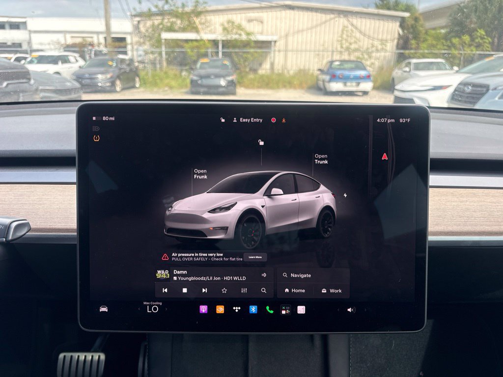 Used 2024 Tesla Model Y Performance AWD/4WD image 24