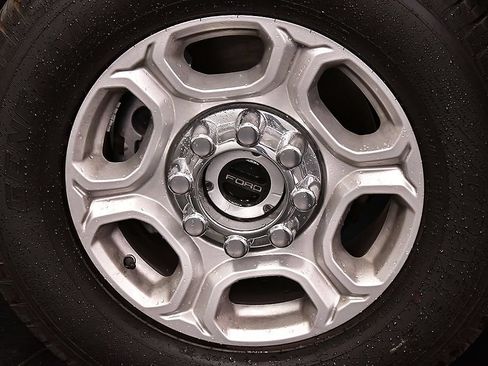 Used 2026 Ford F250 XLT AWD/4WD image 9