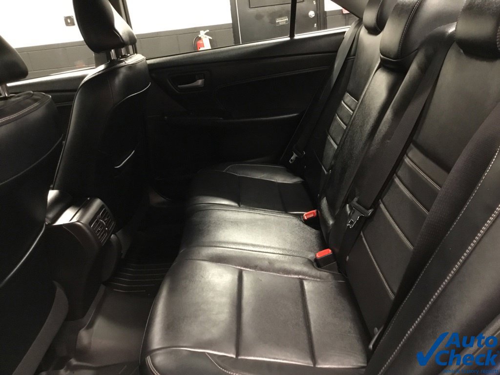 Used 2017 Toyota Camry XLE w/ Moonroof Package FWD image 29