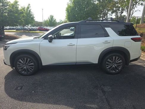 Used 2024 Nissan Pathfinder SL w/ SL Premium Package AWD/4WD image 9