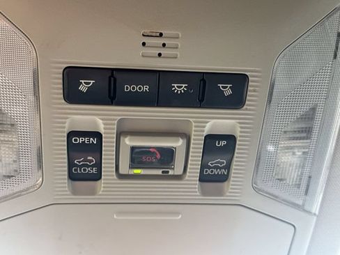 Used 2021 Toyota RAV4 XLE Premium FWD image 36