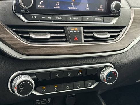 Used 2025 Nissan Altima 2.5 SV AWD/4WD image 16