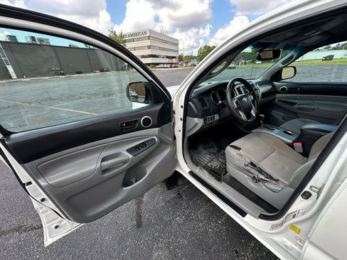 Used 2012 Toyota Tacoma 4x4 Double Cab image 9