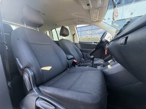 Used 2013 Volkswagen Tiguan S image 26