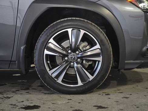 Used 2023 Lexus UX 250h FWD image 4