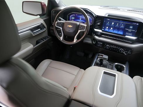 Used 2022 Chevrolet Silverado 1500 LTZ w/ LTZ Convenience Package II image 29