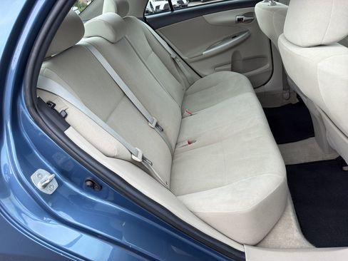 Used 2013 Toyota Corolla LE FWD image 35