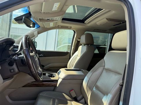 Used 2020 GMC Yukon XL SLT w/ Premium Edition image 8