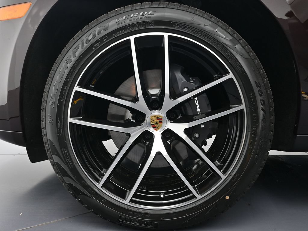 Used 2026 Porsche Macan AWD/4WD image 26
