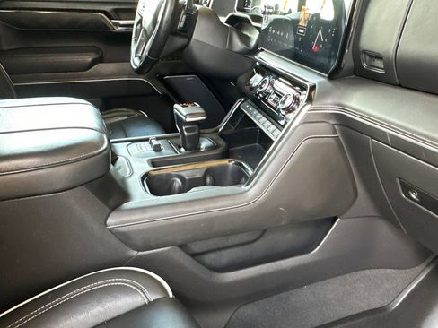 Used 2023 GMC Sierra 1500 AT4X image 16