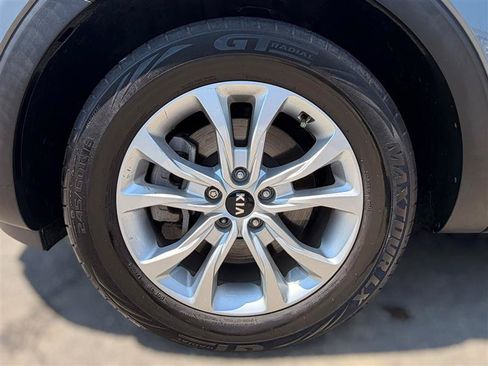 Used 2020 Kia Telluride LX FWD image 38