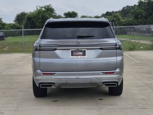 Used 2025 Buick Enclave Avenir AWD/4WD image 6