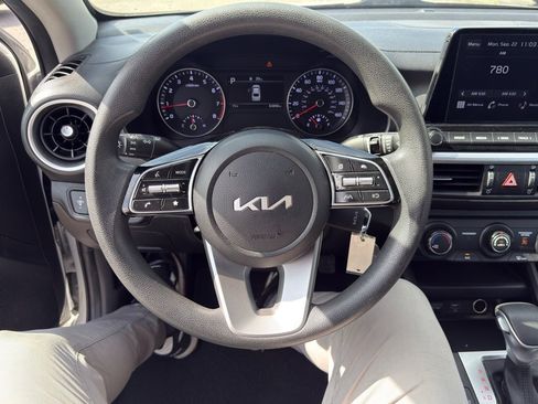 Used 2023 Kia Forte LXS w/ LXS Technology Package image 19