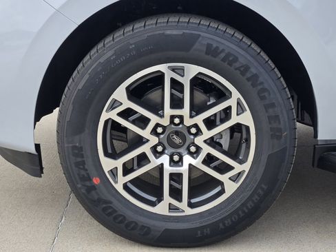 New 2026 Ford Expedition Active image 14