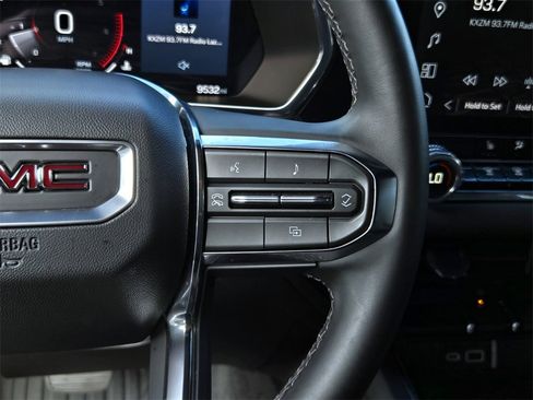 Used 2024 GMC Canyon Elevation w/ Elevation Premium Package image 20