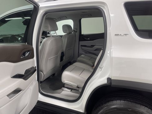 Used 2020 GMC Acadia SLT w/ LPO, Floor Liner Package image 13