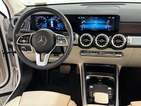 Used 2022 Mercedes-Benz GLB 250 4MATIC image 28