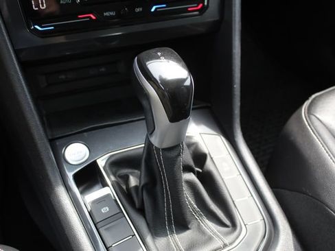 Used 2022 Volkswagen Tiguan SE AWD/4WD image 25