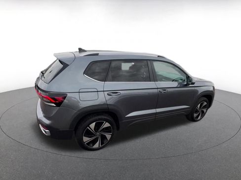 Used 2025 Volkswagen Taos SE image 14