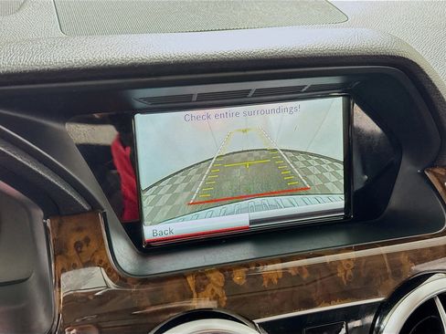 Used 2015 Mercedes-Benz GLK 350 4MATIC image 3