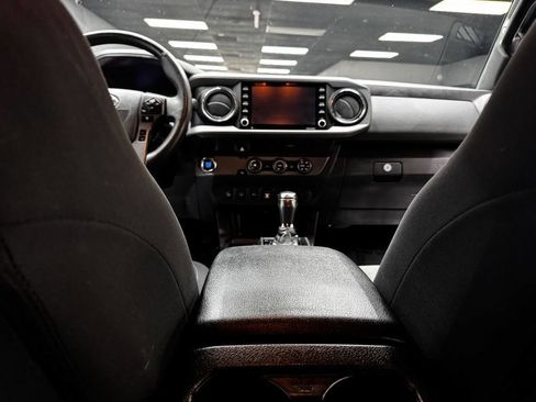 Used 2020 Toyota Tacoma TRD Sport w/ Technology Package RWD image 41