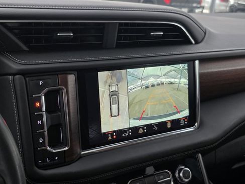 Used 2023 GMC Yukon Denali Ultimate image 20