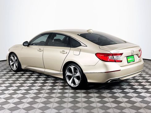 Used 2018 Honda Accord Touring image 6