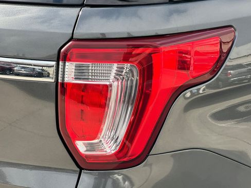 Used 2018 Ford Explorer XLT w/ Equipment Group 202A image 37