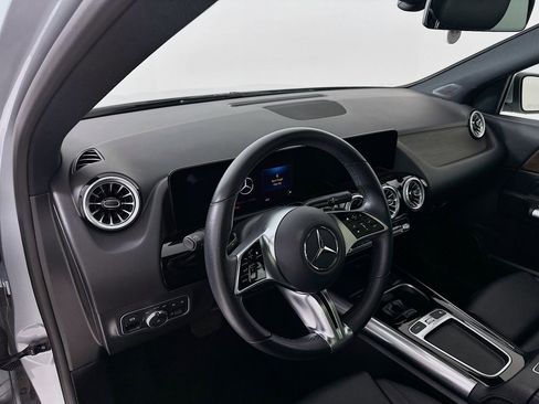 Used 2025 Mercedes-Benz GLA 250 image 10