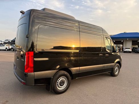 Used 2025 Mercedes-Benz Sprinter 2500 image 8