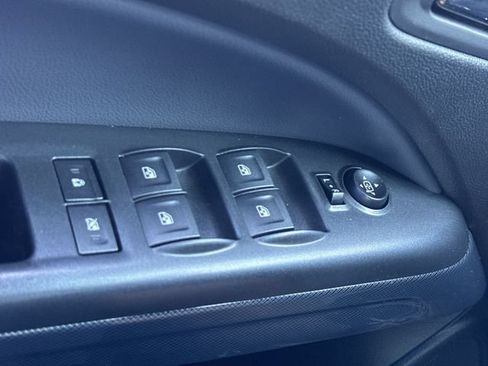 Used 2018 Chevrolet Colorado Z71 AWD/4WD image 25