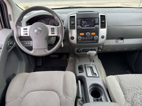 Used 2018 Nissan Frontier SV w/ Value Truck Package AWD/4WD image 10