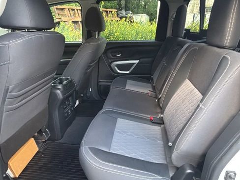 Used 2021 Nissan Titan SV w/ SV Convenience Package image 18